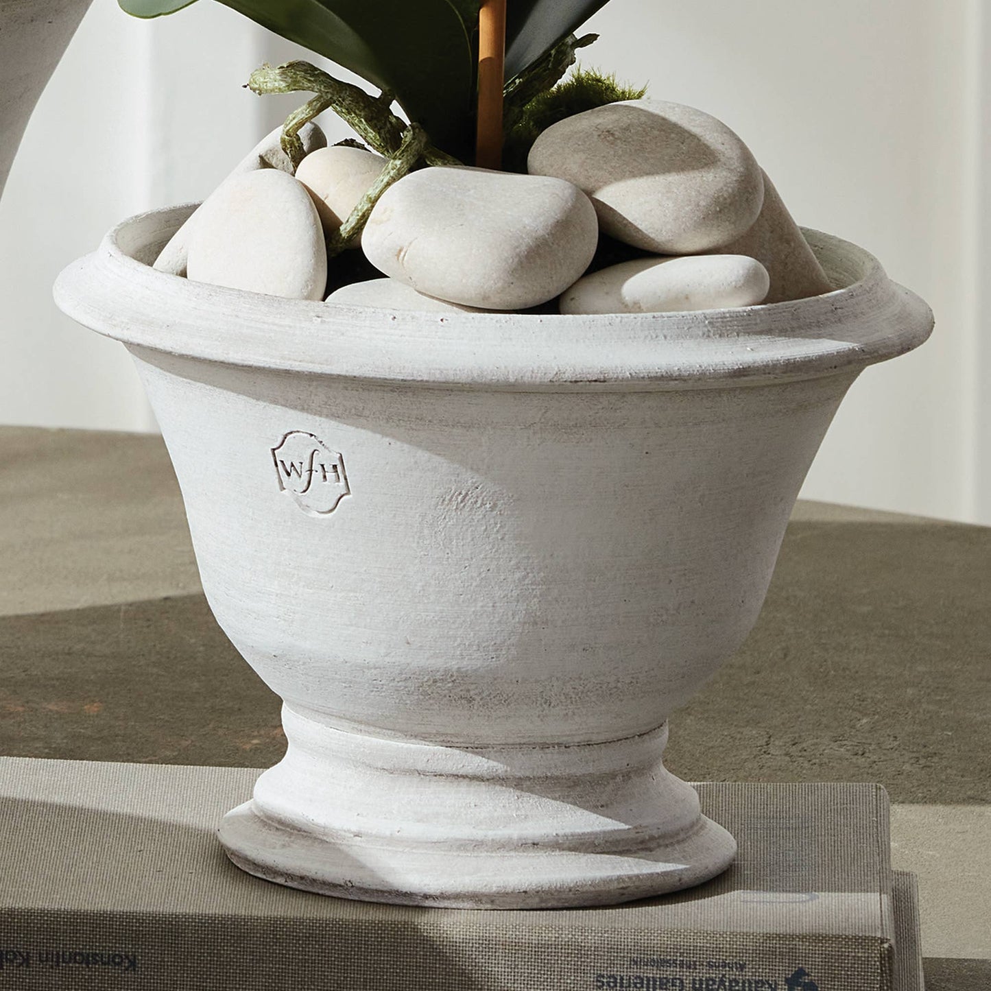 Wakefield Handmade Aston Pot #4, White