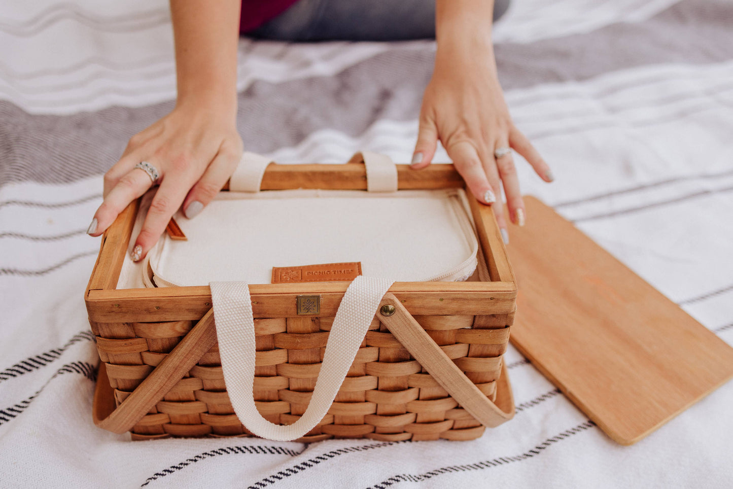 Poppy Personal Picnic Basket, (Beige)