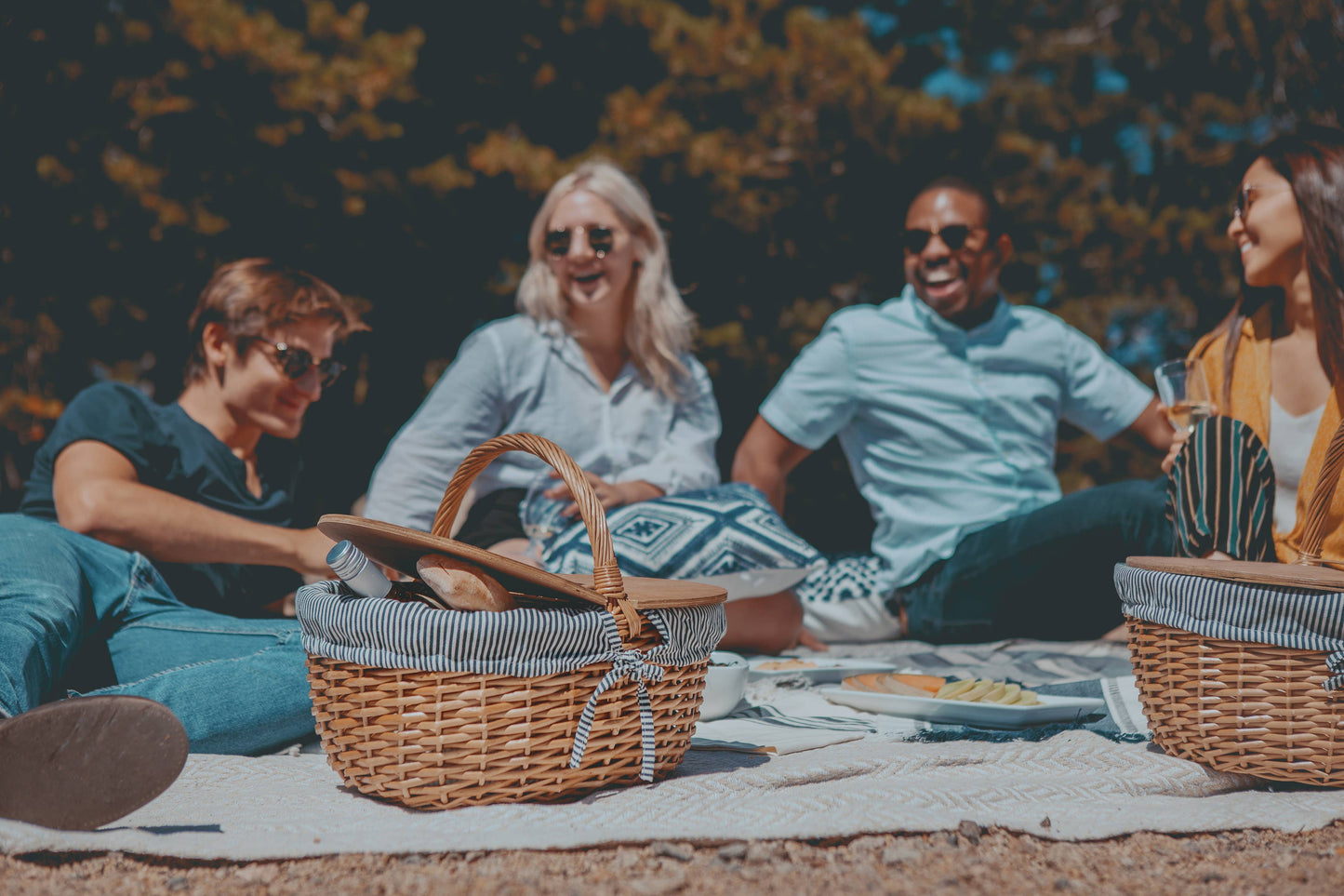 Country Vintage Picnic Wicker Basket