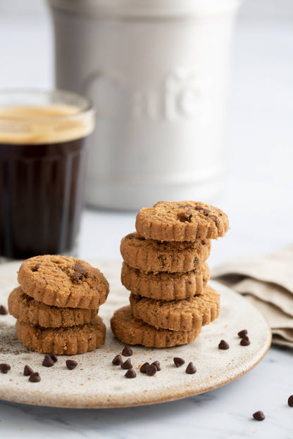 Latte Chocolate Chip Shortbread – Coffee & Chocolate