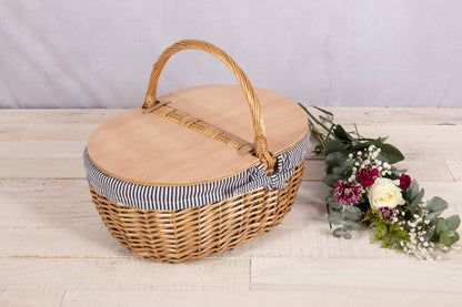 Country Vintage Picnic Wicker Basket