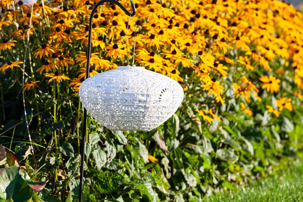 Stella Crown Chantilly Lace Solar Lantern - Porcelain