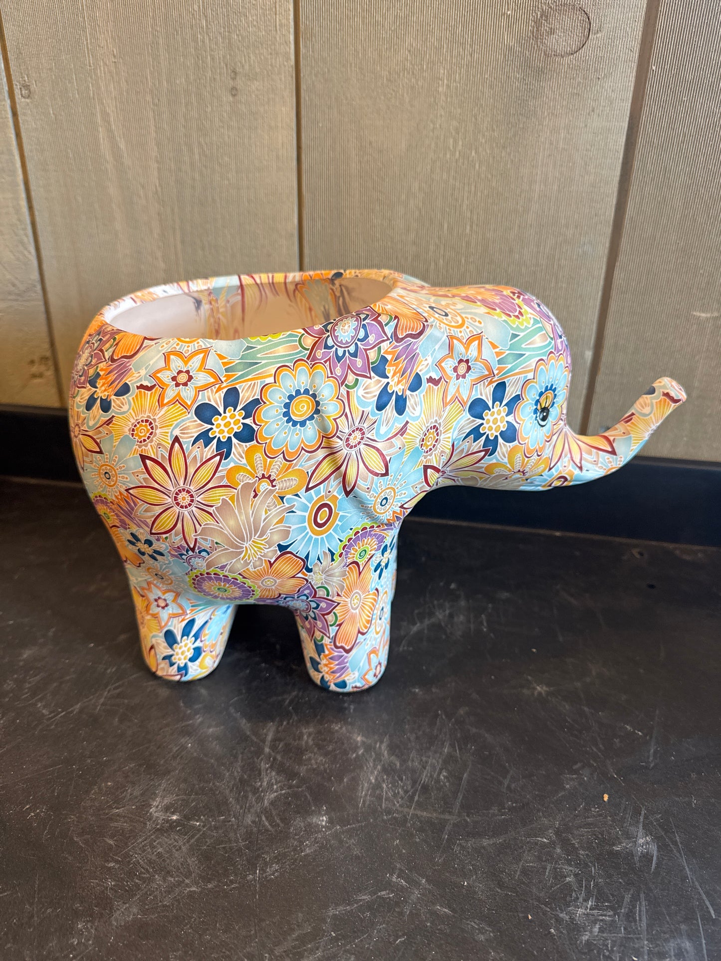 Hills Elephant Pot