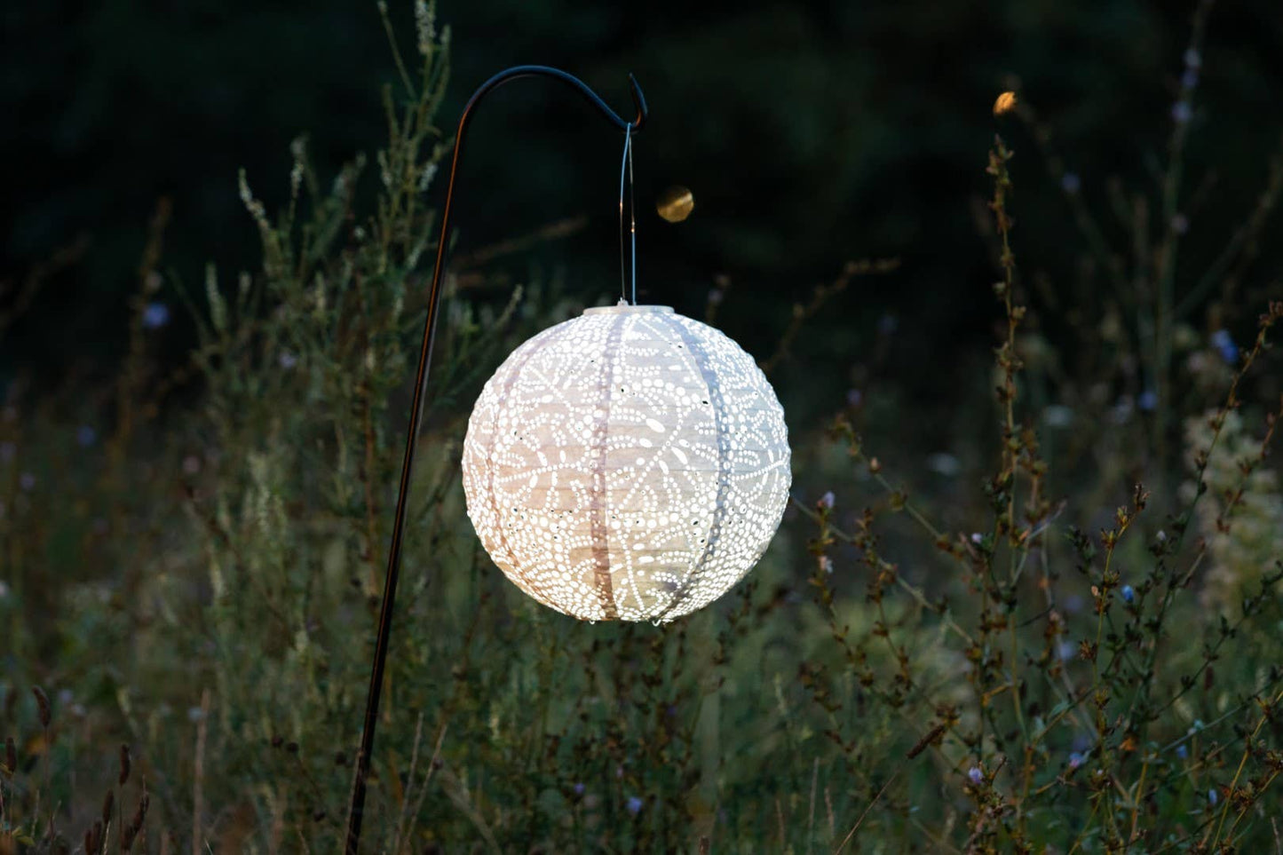 Stella Monstera Solar Lantern - Porcelain