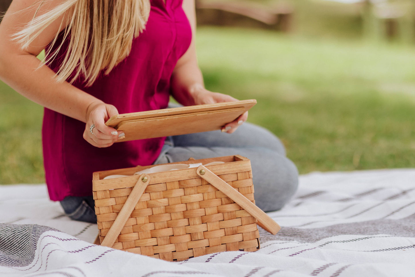 Poppy Personal Picnic Basket, (Beige)