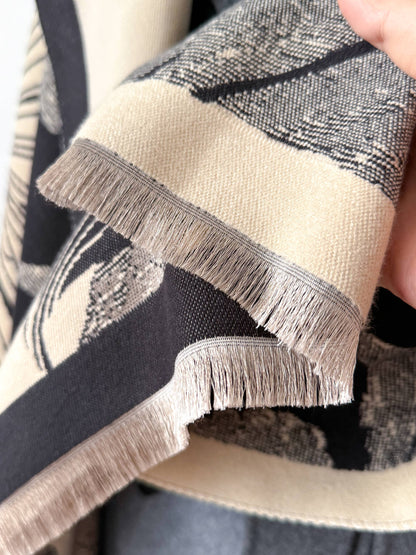 Black / Cream Large  Wrap