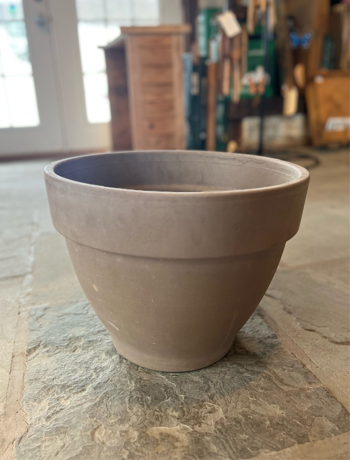 Maceta Montelupo Planter w/ Drainage - Grey Terracotta